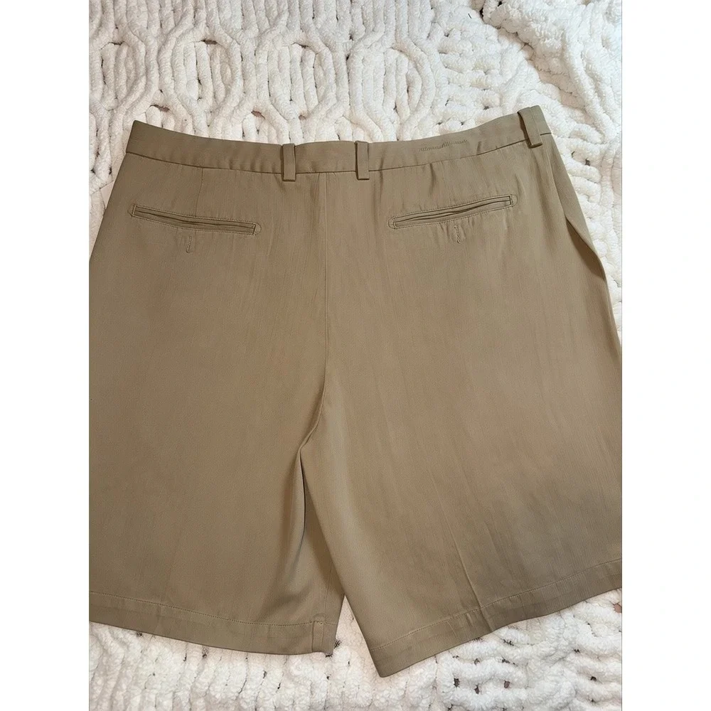Tommy Bahama Mens 38 Silk Bamboo Blend Pleated Shorts Khaki Tan Island Casual